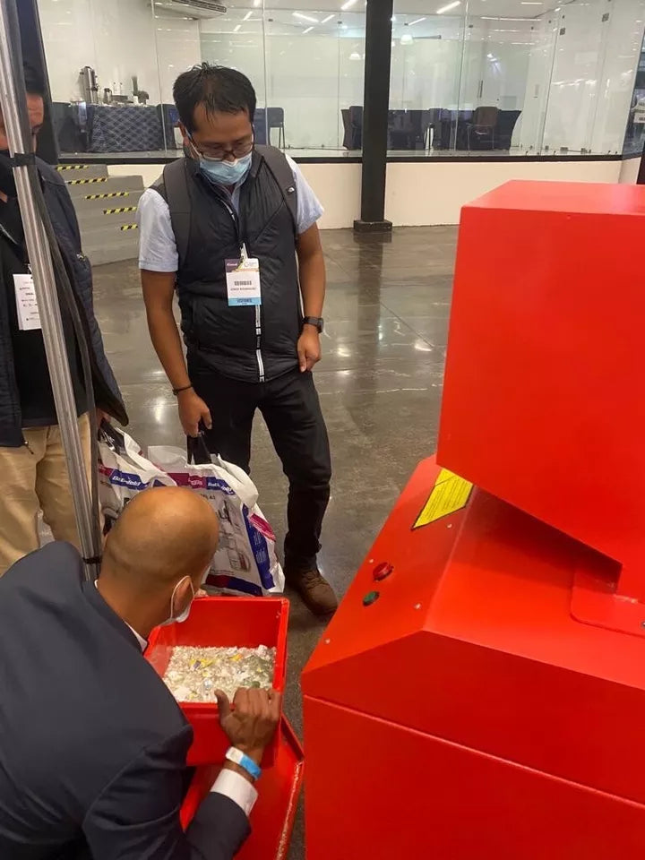 Glass bottle crusher machine