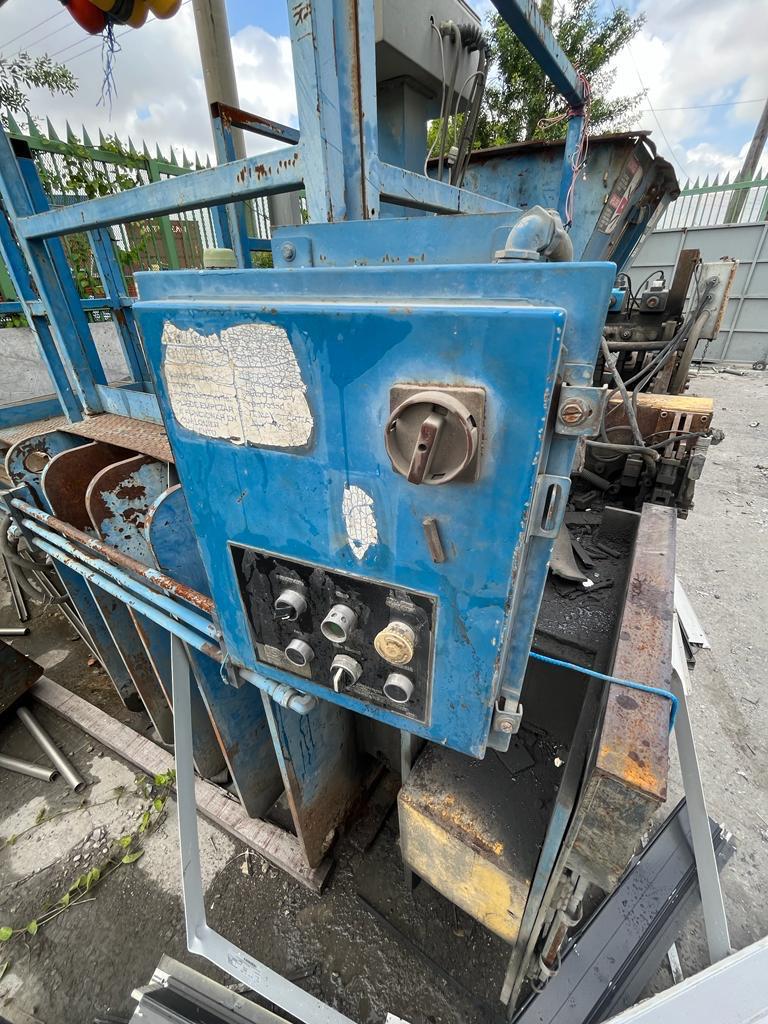 HARRIS TWO RAM BALER BADGET MODEL